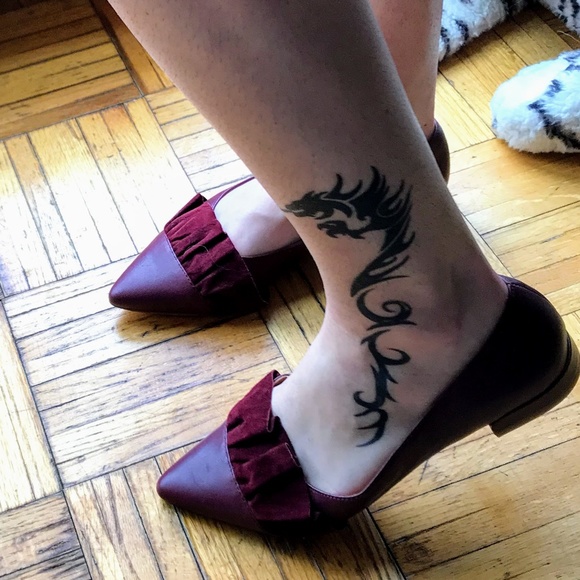 H by Halston  Burgundy Hazel Pointed Toe Flats - Picture 1 of 2